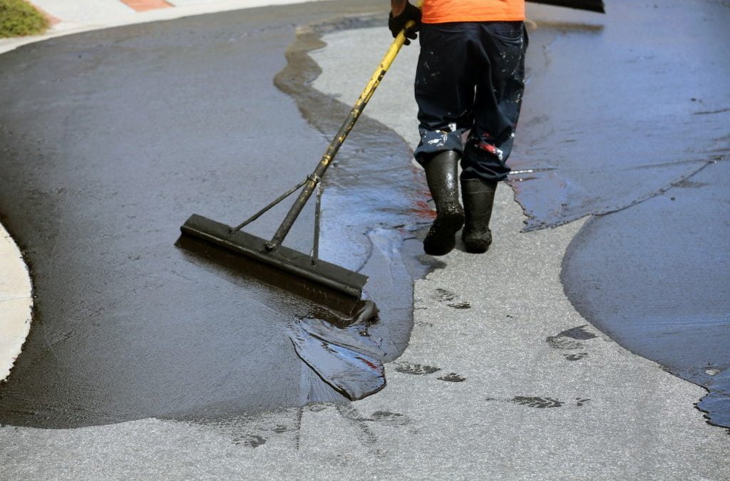 How to Prepare Your Driveway for Professional Asphalt Sealcoating